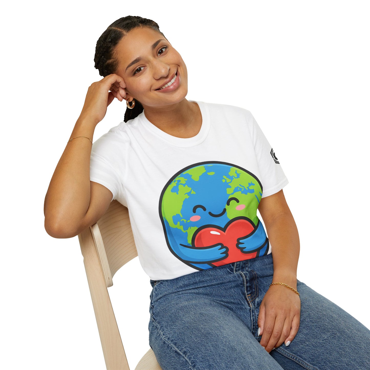 Unisex T‑Shirt – Erde Umarmt Herz (Gildan 64000) | Garlik Goods