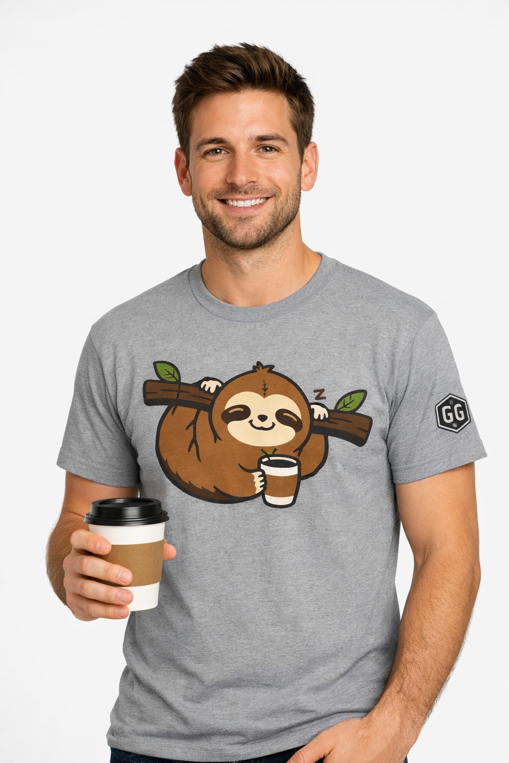 model:2:m | Faultier & Kaffee – Unisex T-Shirt – Modelfoto in Sportgrau – Mann