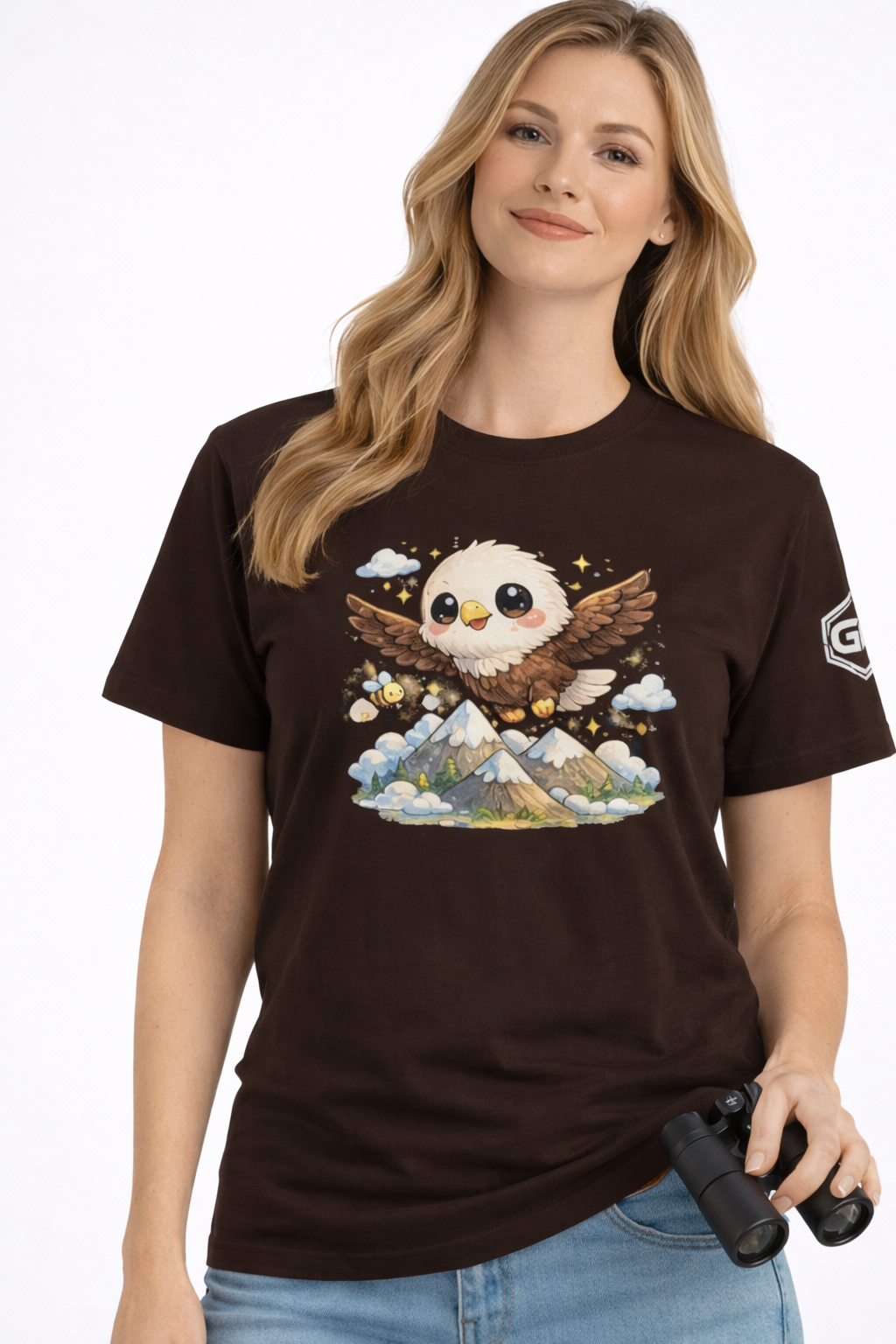 model:3:f | Eagle on the Mountain T-Shirt – Modelfoto in Dunkelbraun – Frau
