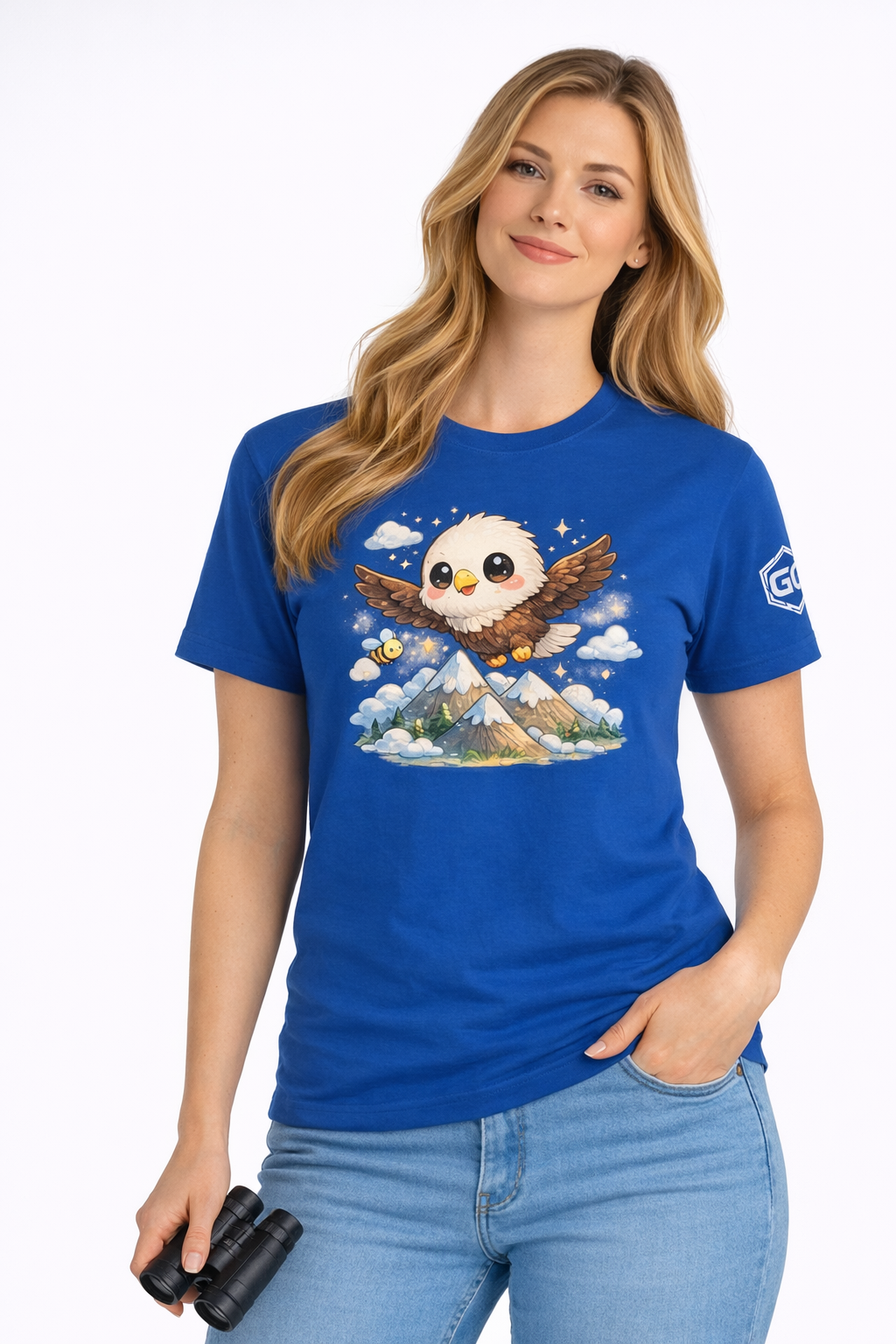 model:8:f | Eagle on the Mountain T-Shirt – Modelfoto in Royalblau – Frau