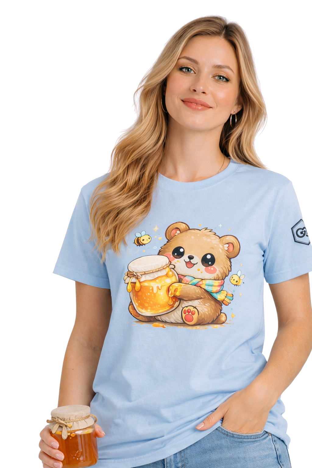 model:7:f | Bear & Honey T-Shirt – Modelfoto in Hellblau – Frau