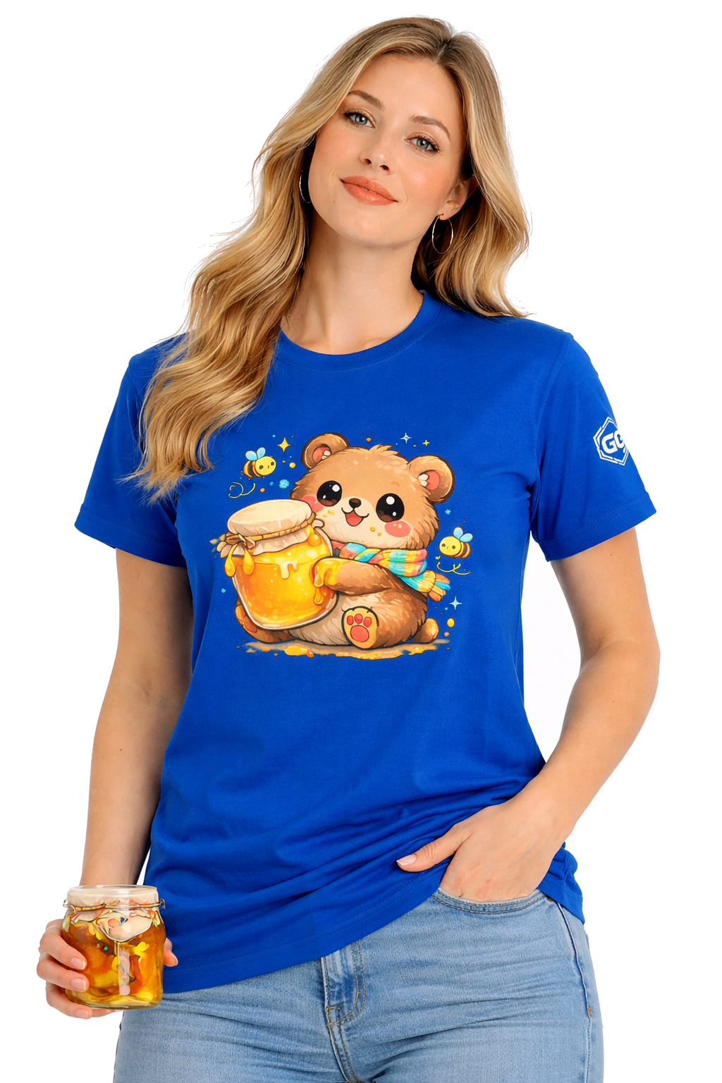 model:8:f | Bear & Honey T-Shirt – Modelfoto in Royalblau – Frau