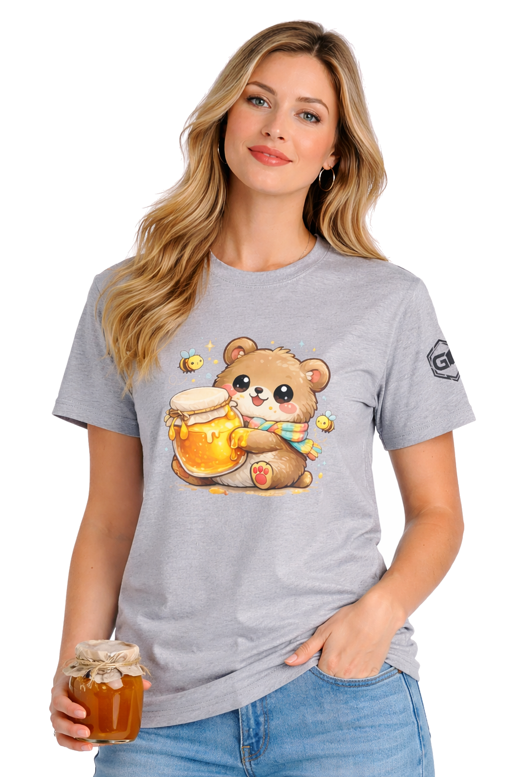 model:2:f | Bear & Honey T-Shirt – Modelfoto in Sportgrau – Frau