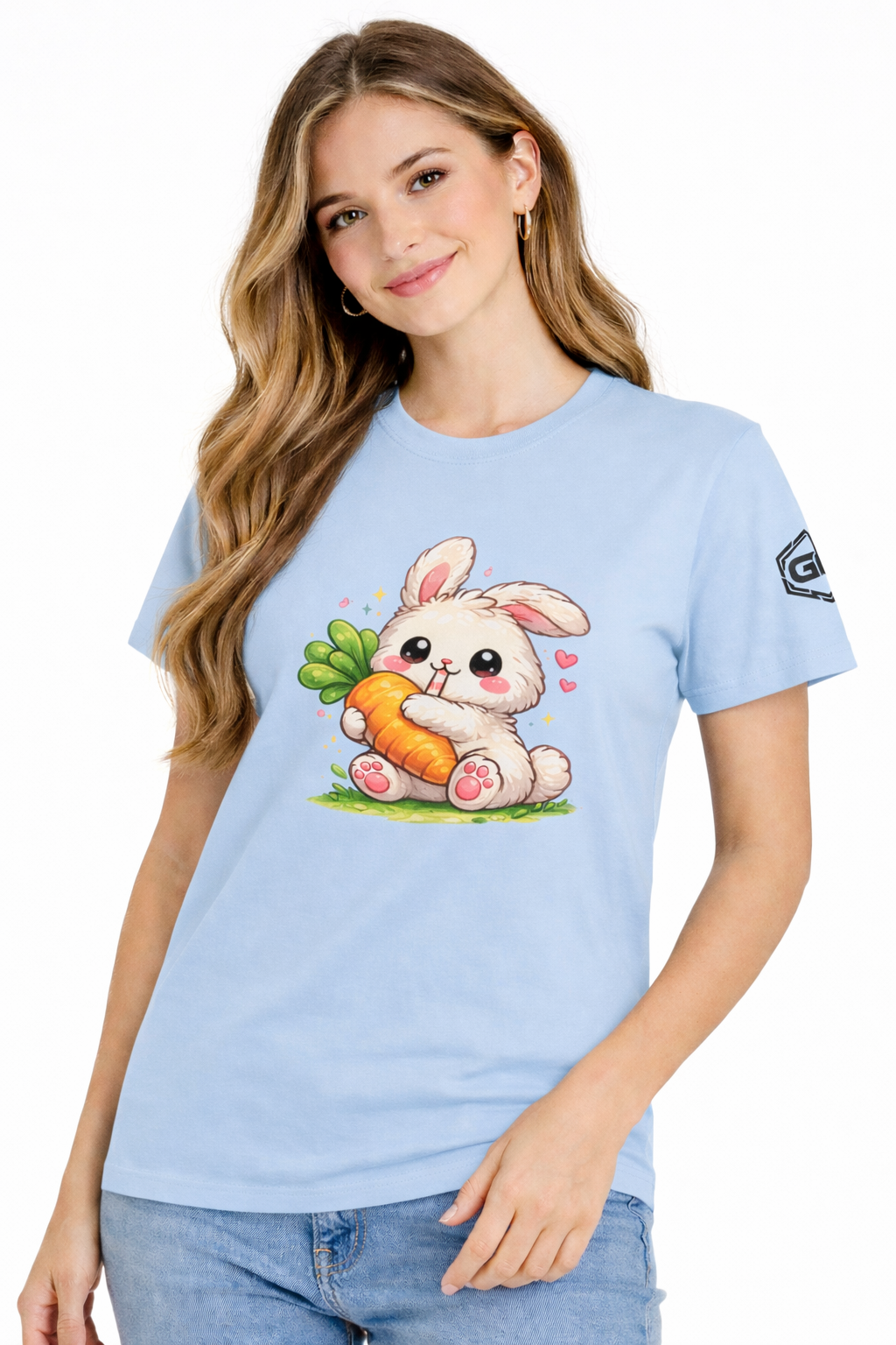 model:7:m | Bunny & Carrot T-Shirt – Modelfoto in Hellblau – Mann