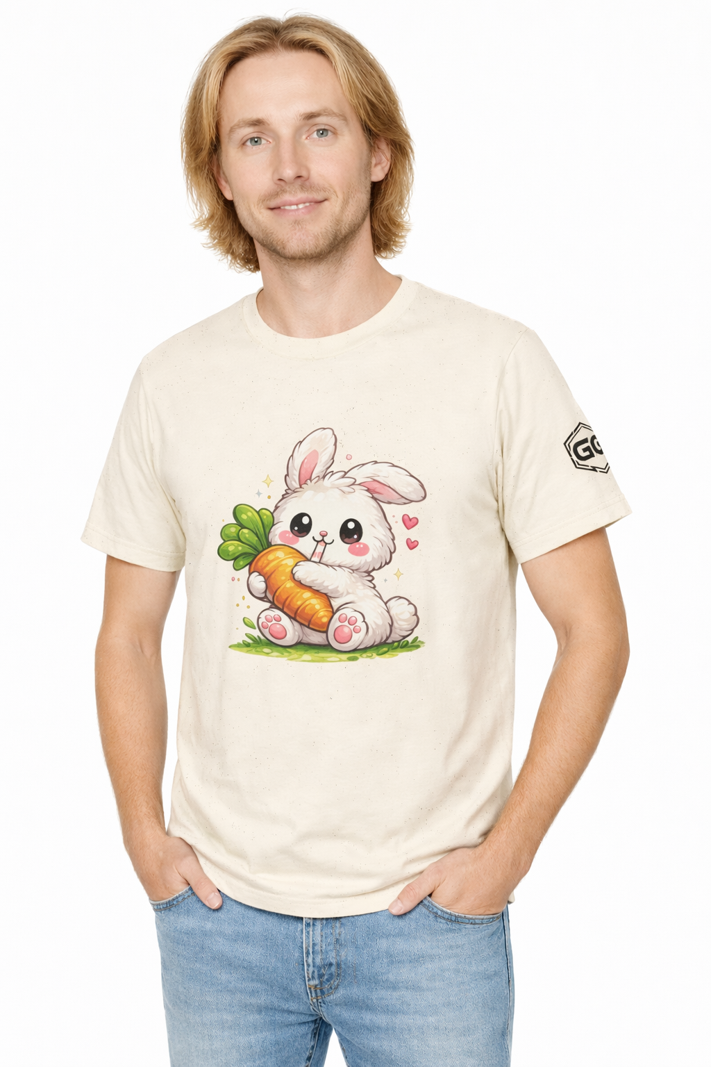 model:4:m | Bunny & Carrot T-Shirt – Modelfoto in Natur – Mann