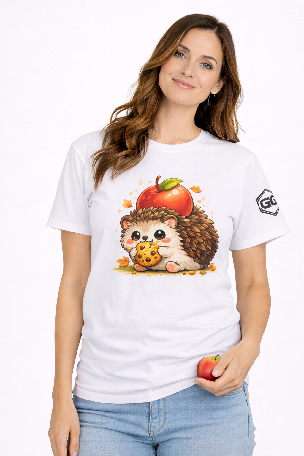 model:0:f | Hedgehog & Apple T-Shirt – Modelfoto in Weiß – Frau