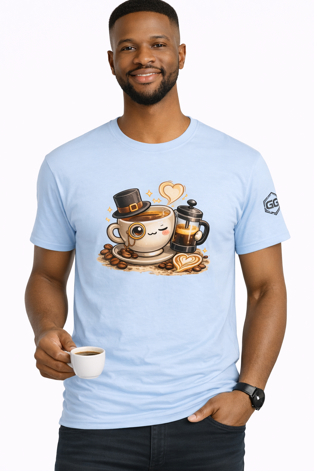 model:7:m | Kaffee-Snob T-Shirt – Modelfoto in Hellblau – Mann