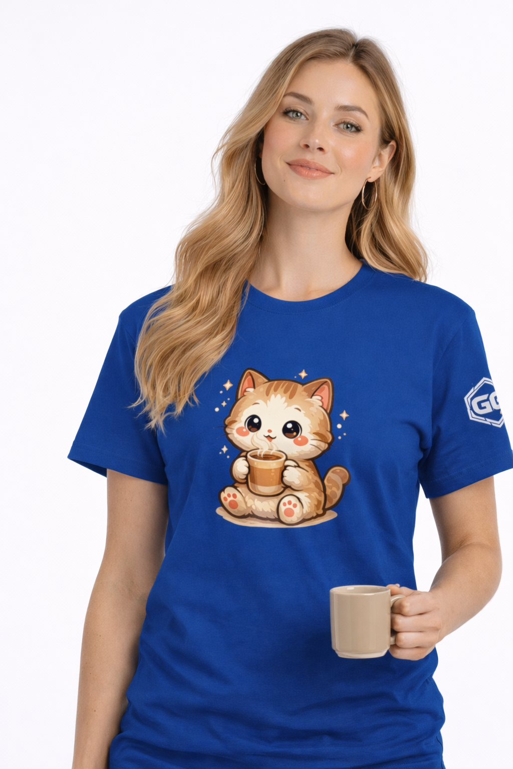 model:8:f | Katze & Kaffee – Lustiges Katzen T-Shirt – Modelfoto in Royalblau – Frau