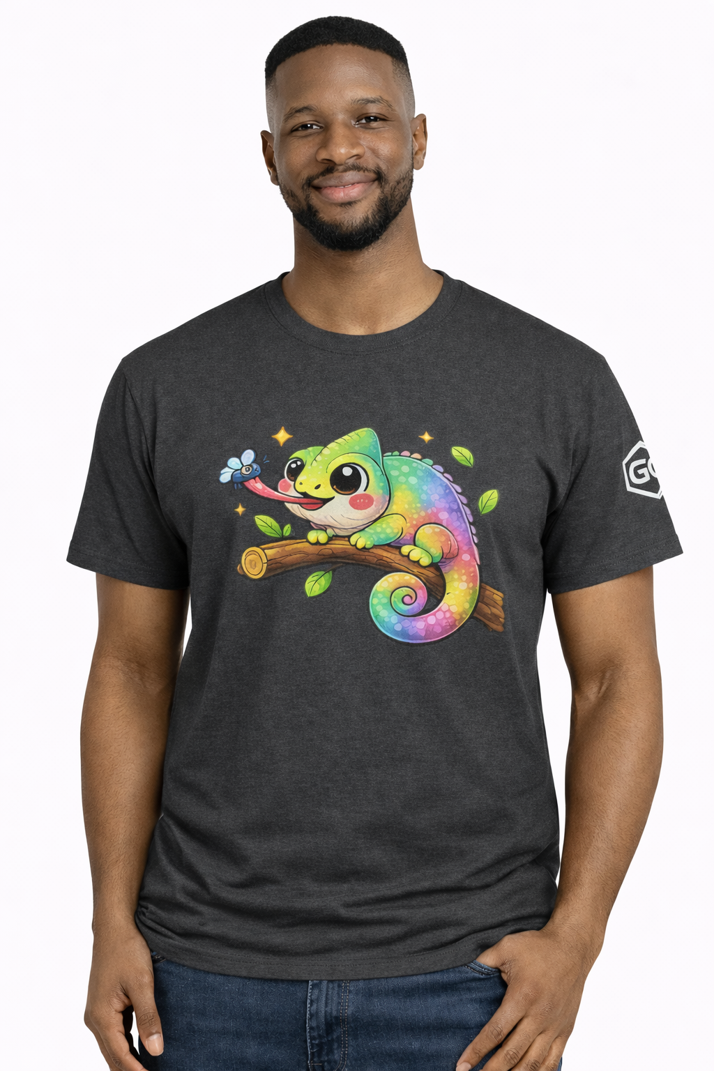 model:6:m | Kawaii Chameleon T-Shirt – Modelfoto in Dunkelmeliert – Mann