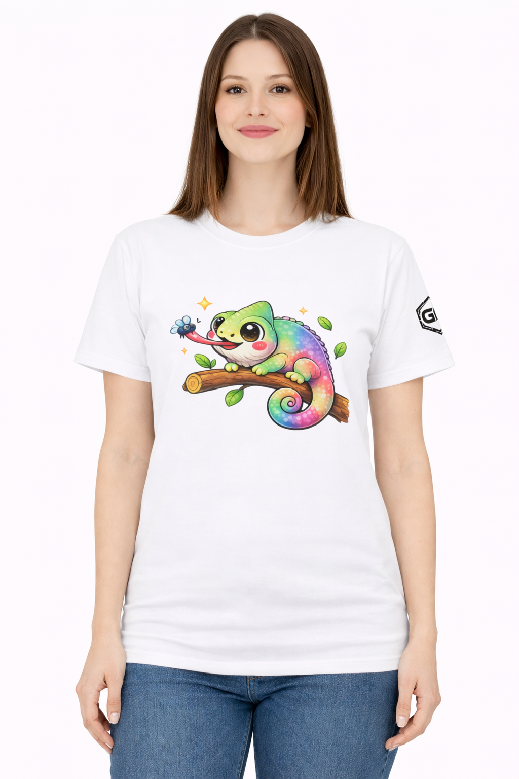 model:0:f | Kawaii Chameleon T-Shirt – Modelfoto in Weiß – Frau