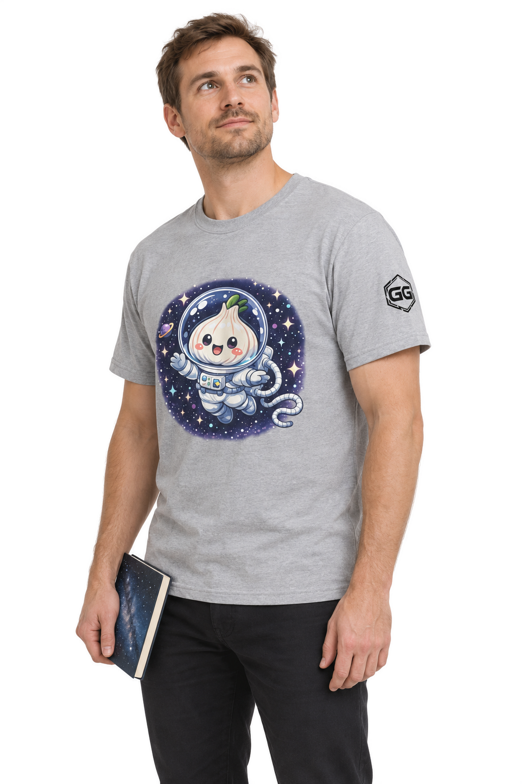model:2:m | Knoblauch Astronaut T-Shirt – Modellfoto in Sportgrau – Mann