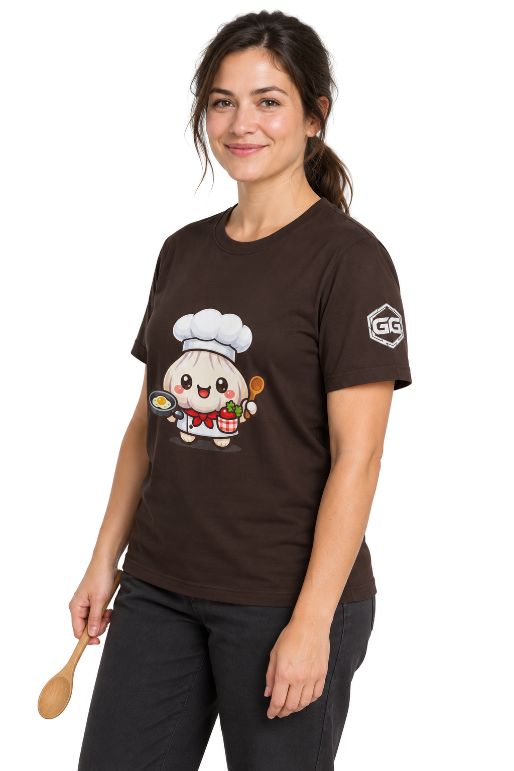 model:3:f | Garlic Chef T-Shirt – Modelfoto in Dunkelbraun – Frau