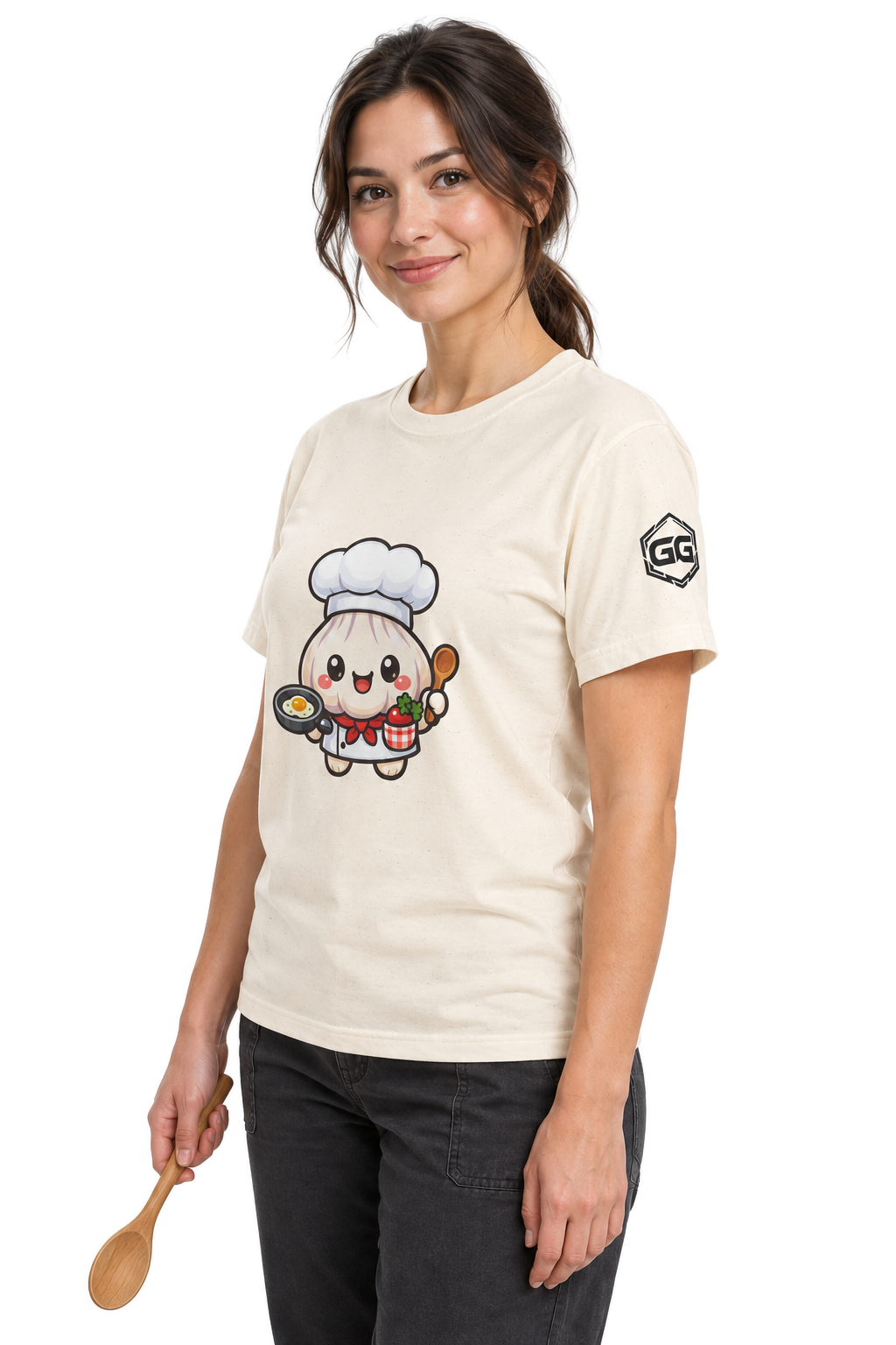 model:4:f | Garlic Chef T-Shirt – Modelfoto in Natur – Frau