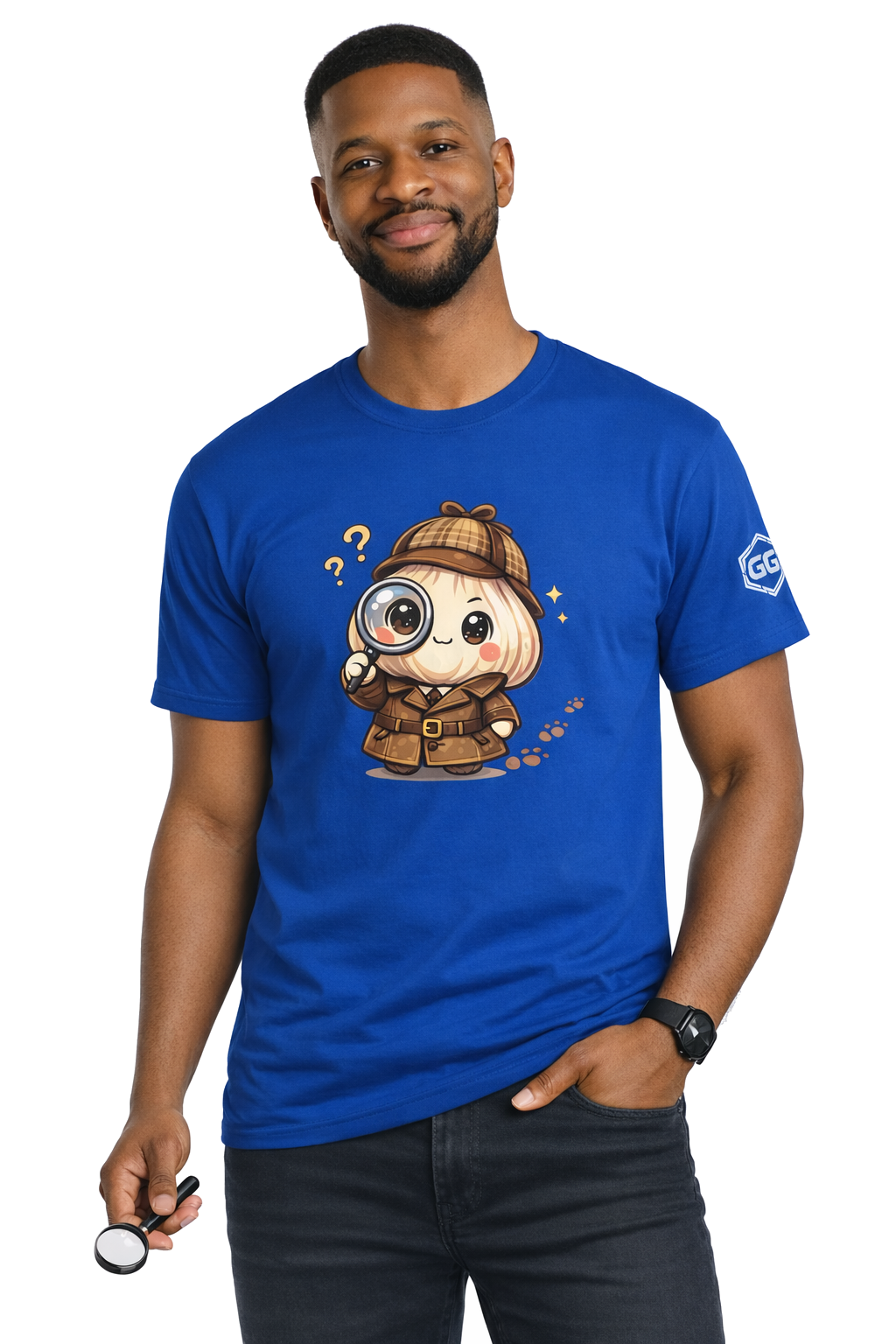 model:8:m | Garlic Detective T-Shirt – Modelfoto in Royalblau – Mann