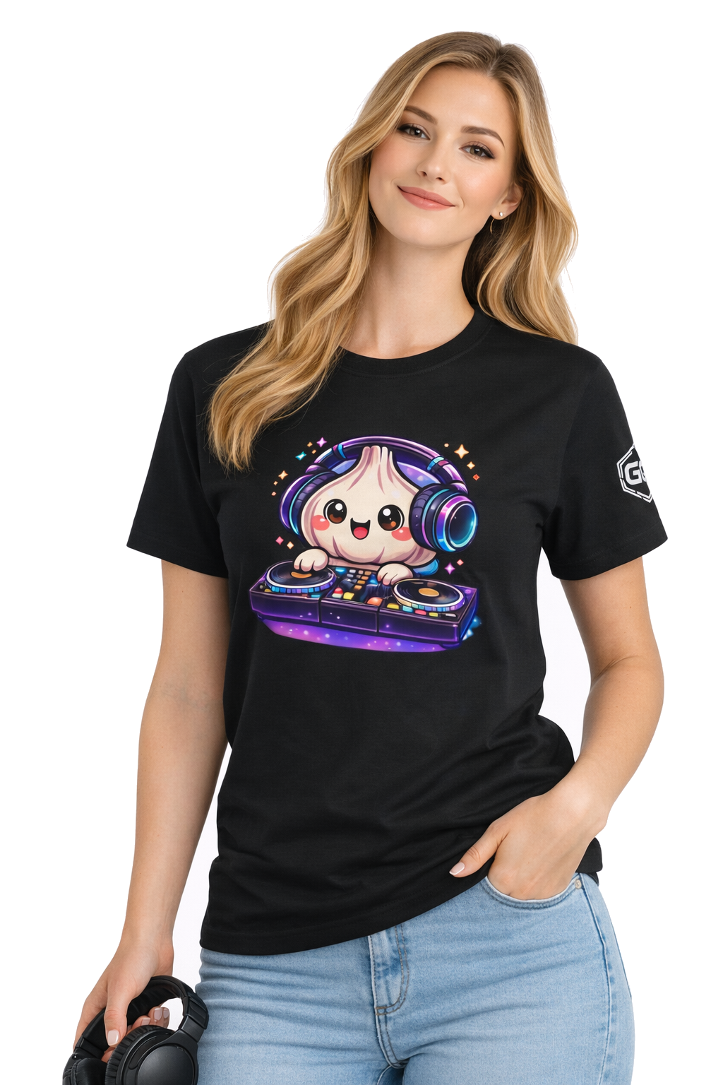model:1:f | Garlic DJ T-Shirt – Modelfoto in Schwarz – Frau