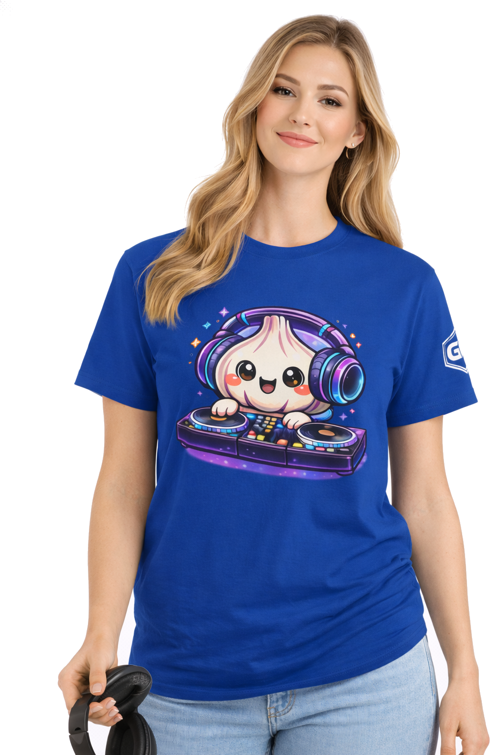 model:8:f | Garlic DJ T-Shirt – Modelfoto in Royalblau – Frau