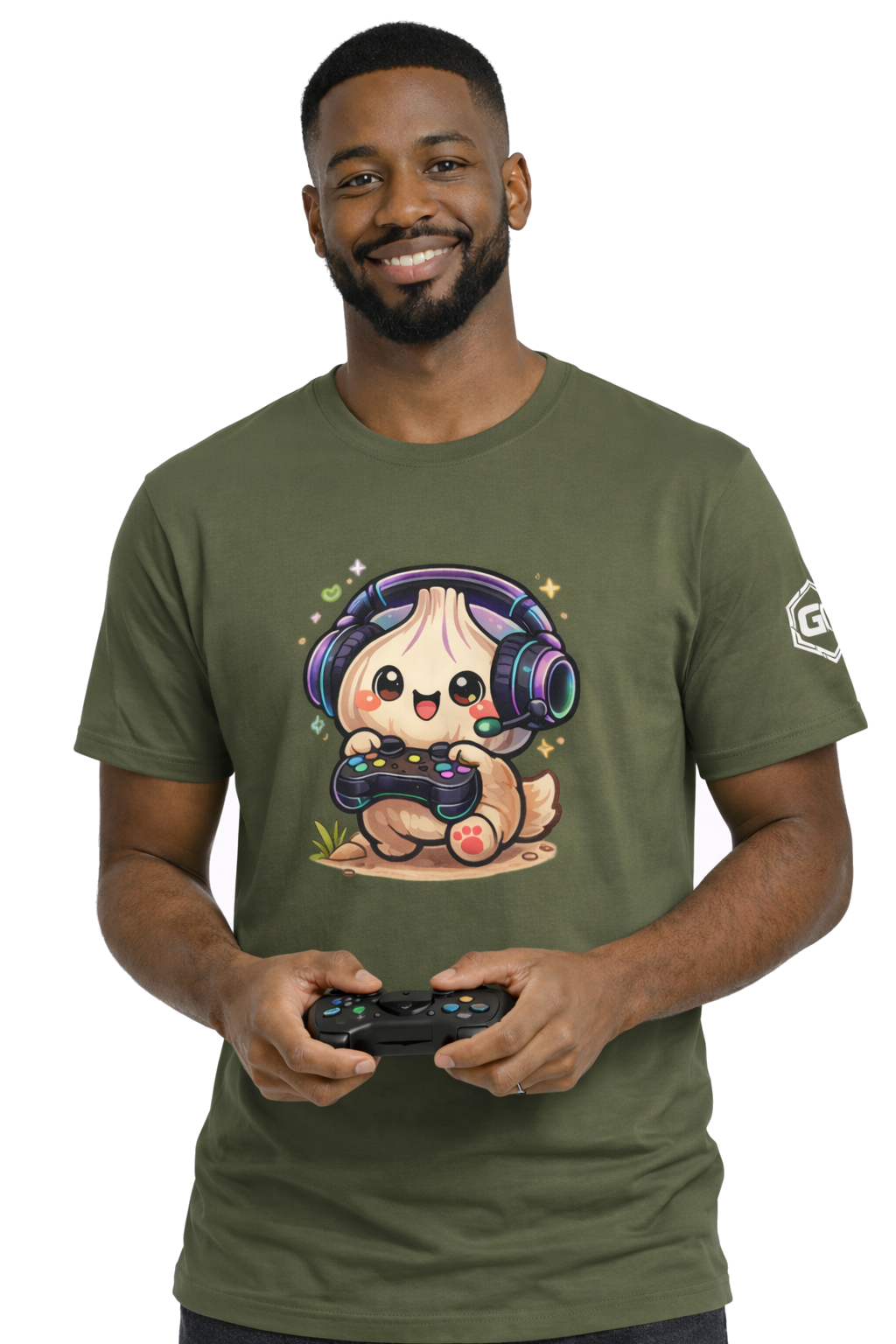 model:5:m | Knoblauch Gamer – Lustiges Gaming T-Shirt – Modelfoto in Militärgrün – Mann