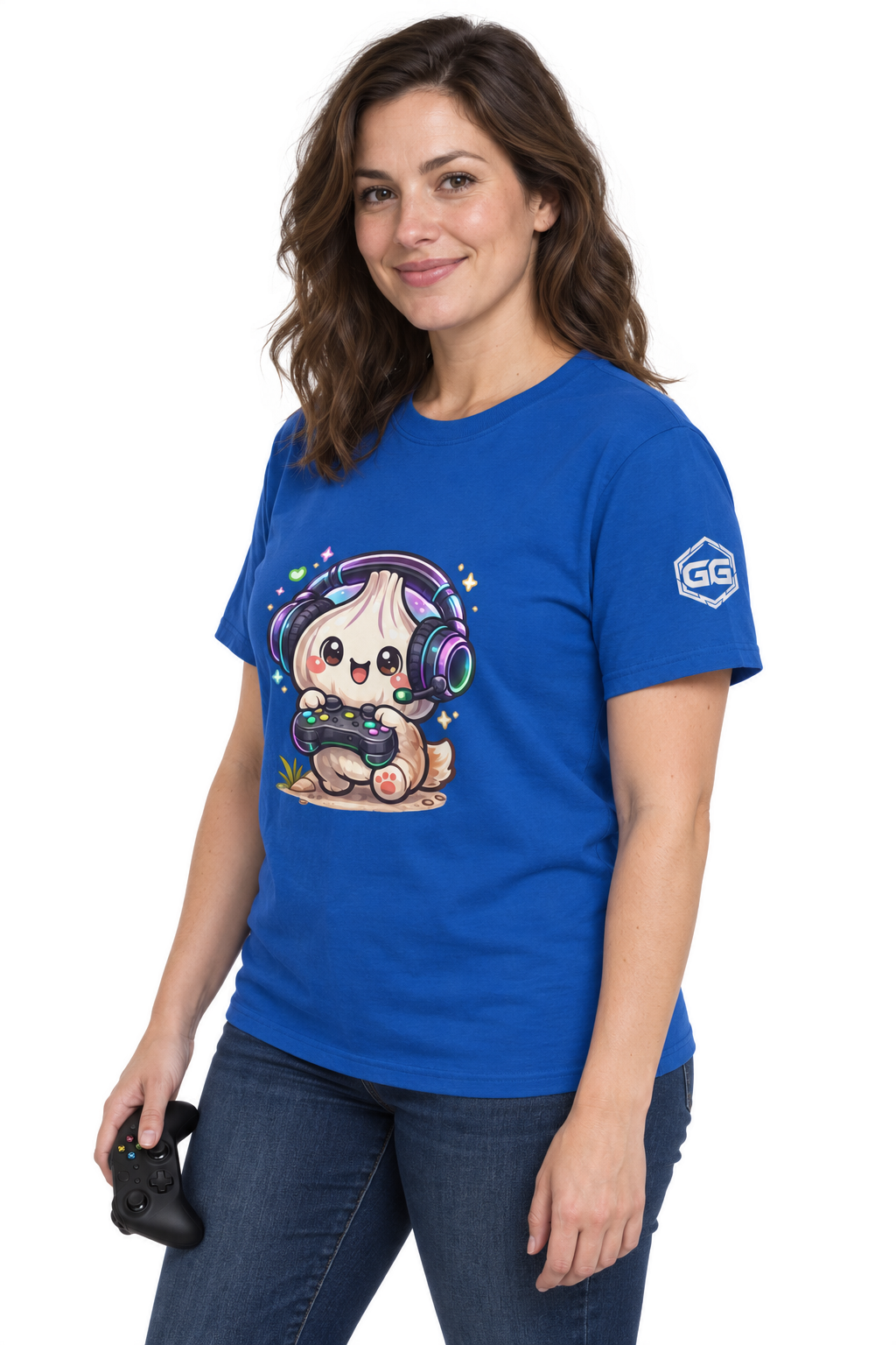 model:8:f | Knoblauch Gamer – Lustiges Gaming T-Shirt – Modelfoto in Royalblau – Frau