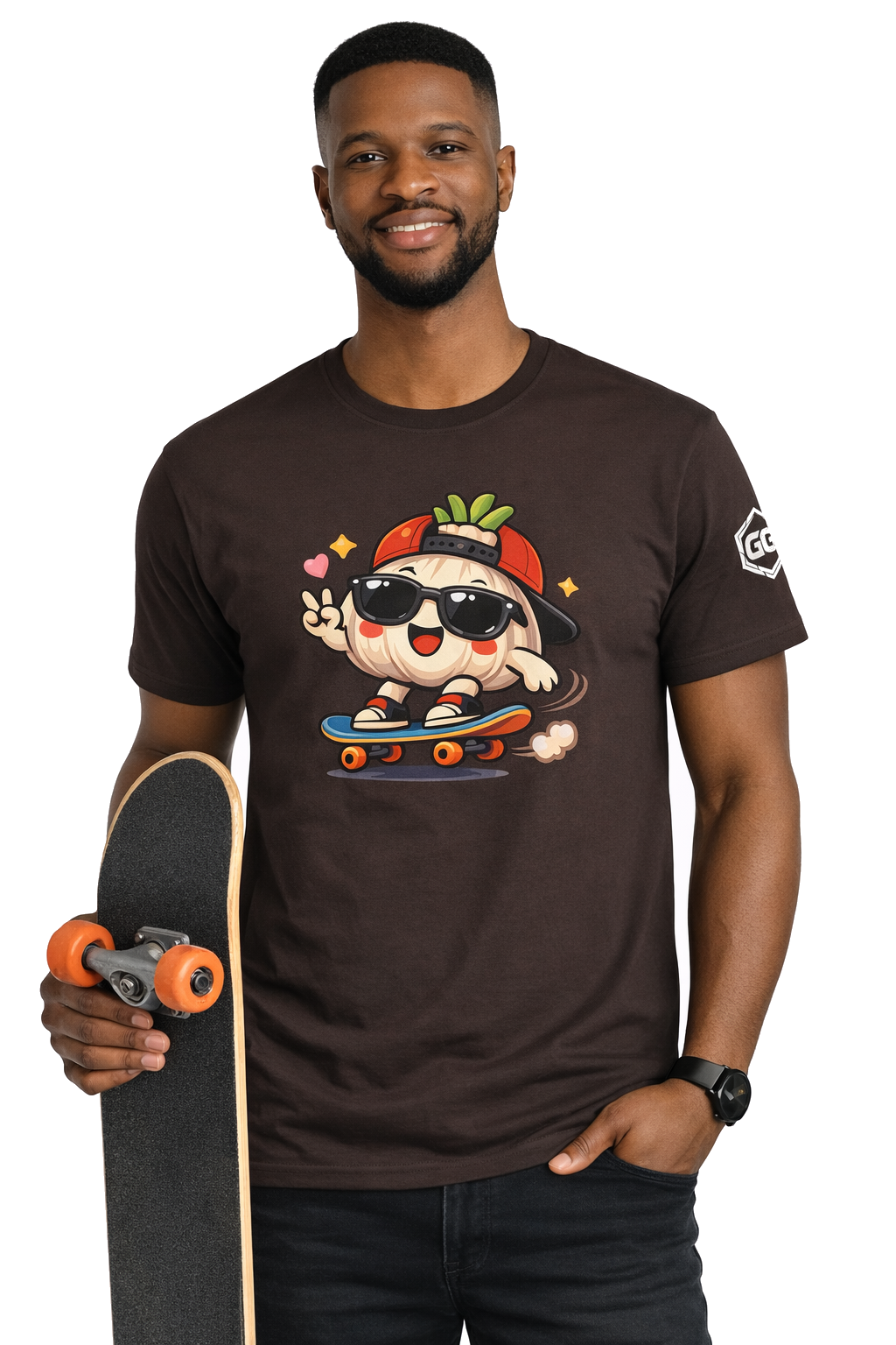 model:3:m | Knoblauch Skater T-Shirt – Modelfoto in Dunkelbraun – Mann