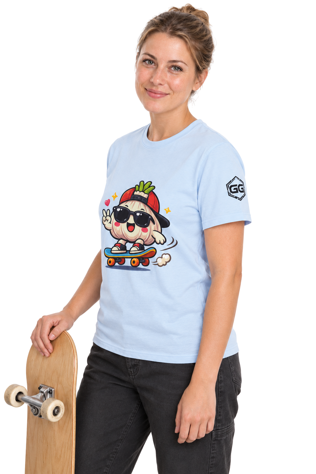 model:7:f | Knoblauch Skater T-Shirt – Modelfoto in Hellblau – Frau