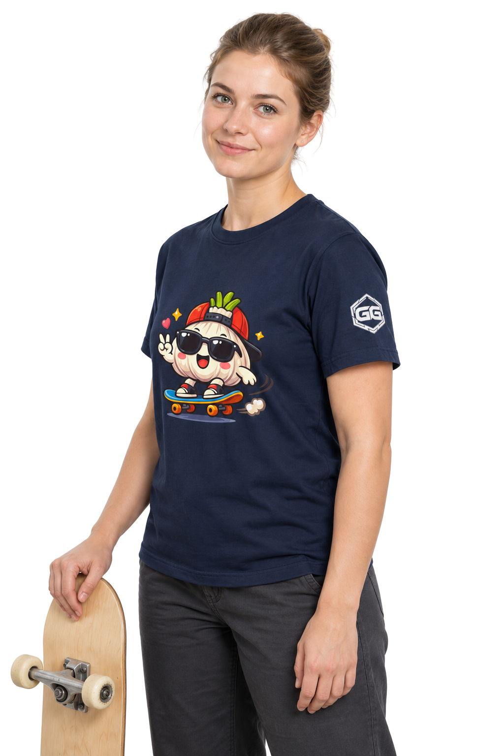 model:9:f | Knoblauch Skater T-Shirt – Modelfoto in Navy – Frau