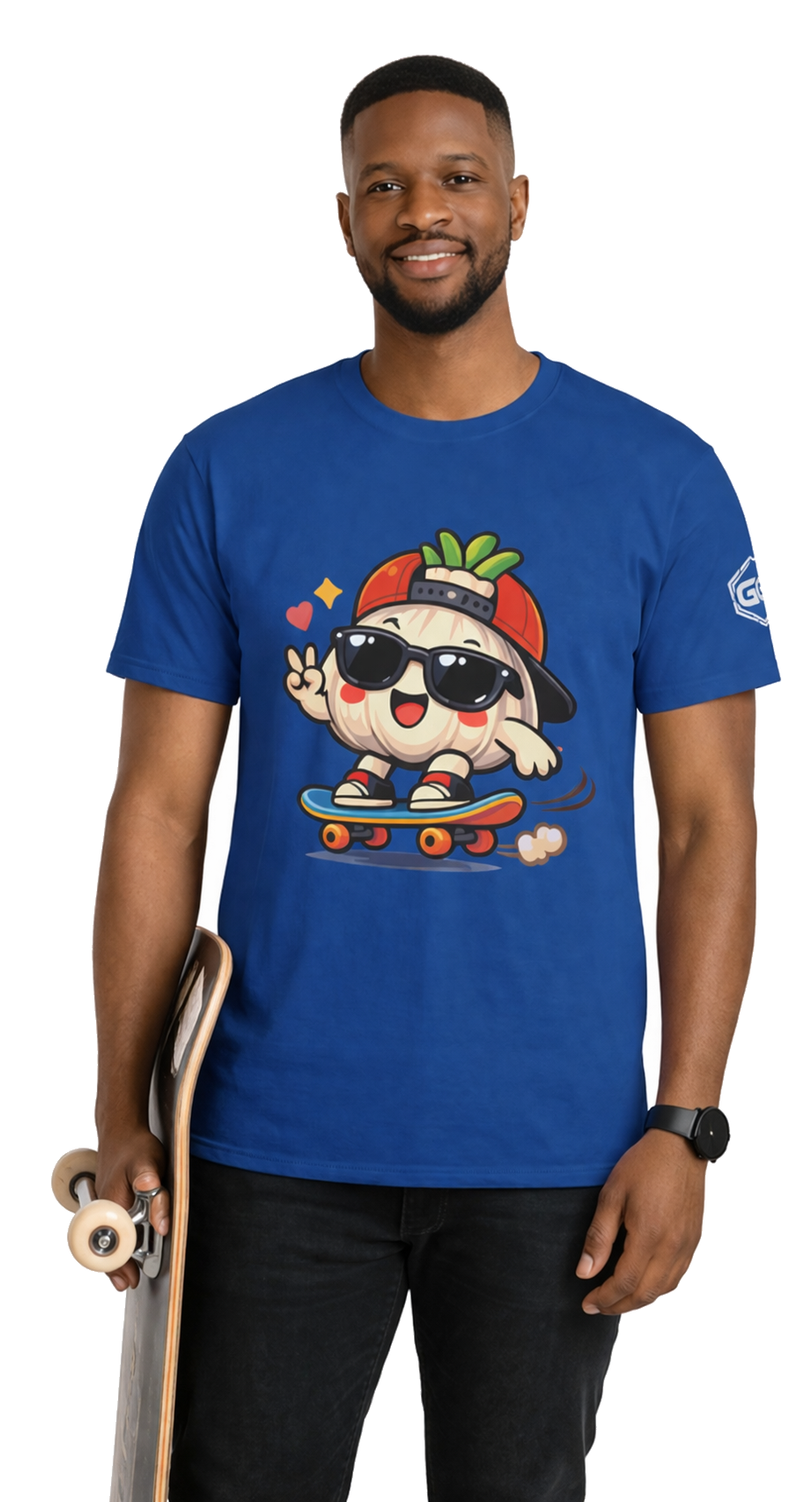 model:8:m | Knoblauch Skater T-Shirt – Modelfoto in Royalblau – Mann