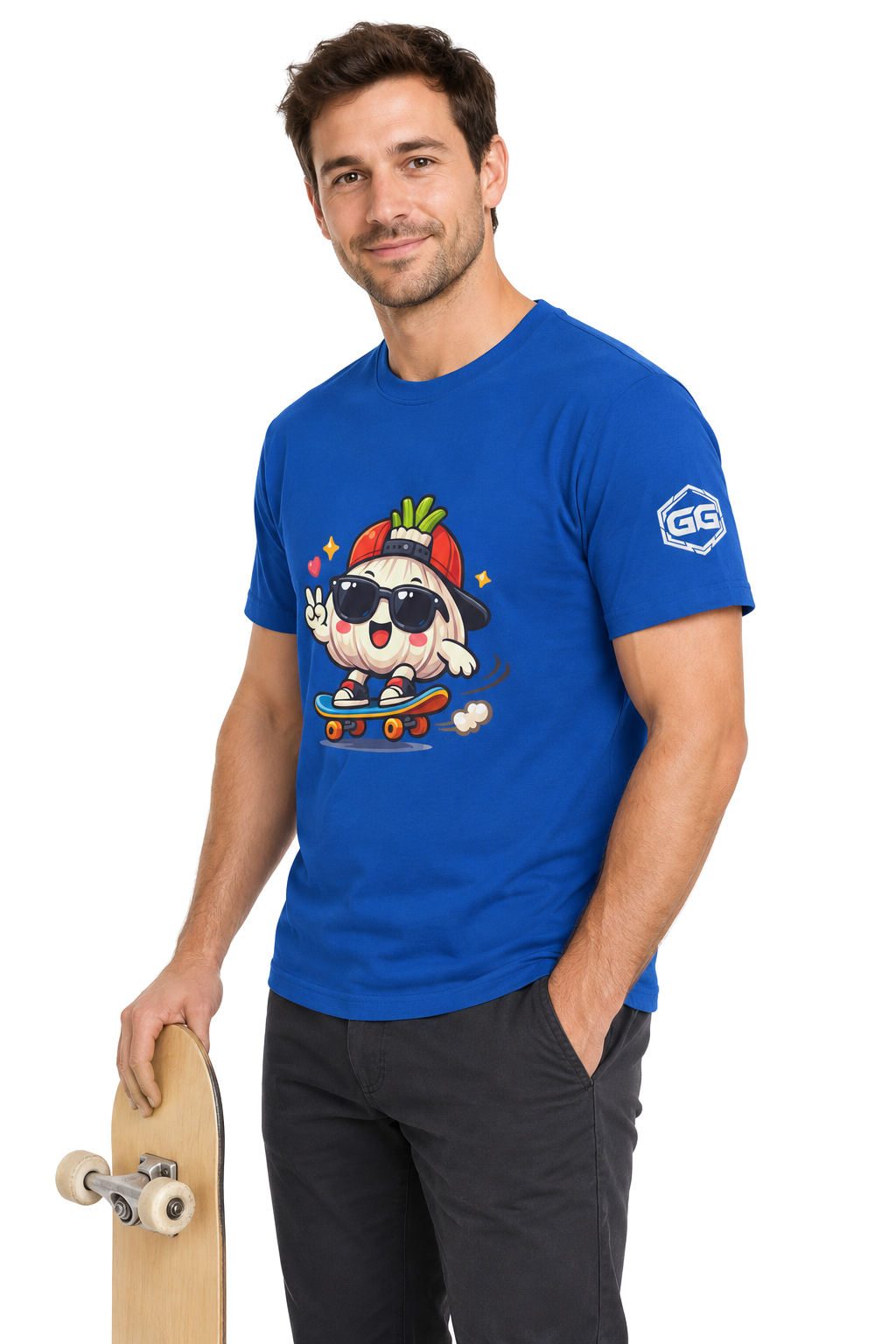 model:8:m | Knoblauch Skater T-Shirt – Modelfoto in Royalblau – Mann