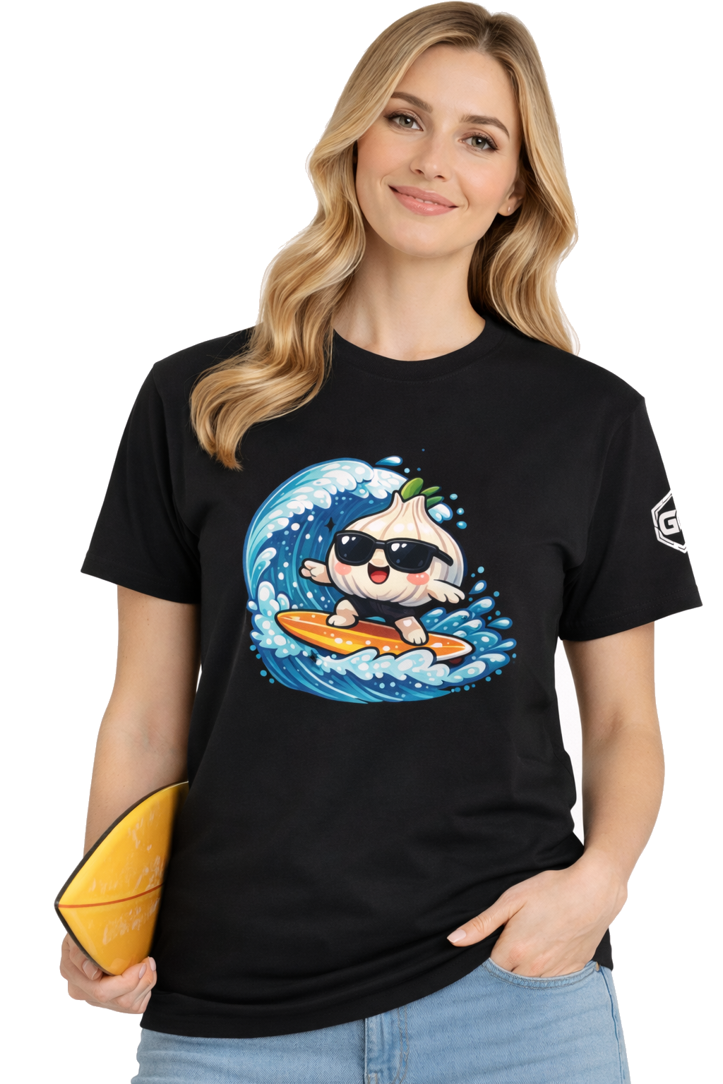 model:1:f | Garlic Surfer T-Shirt – Modelfoto in Schwarz – Frau