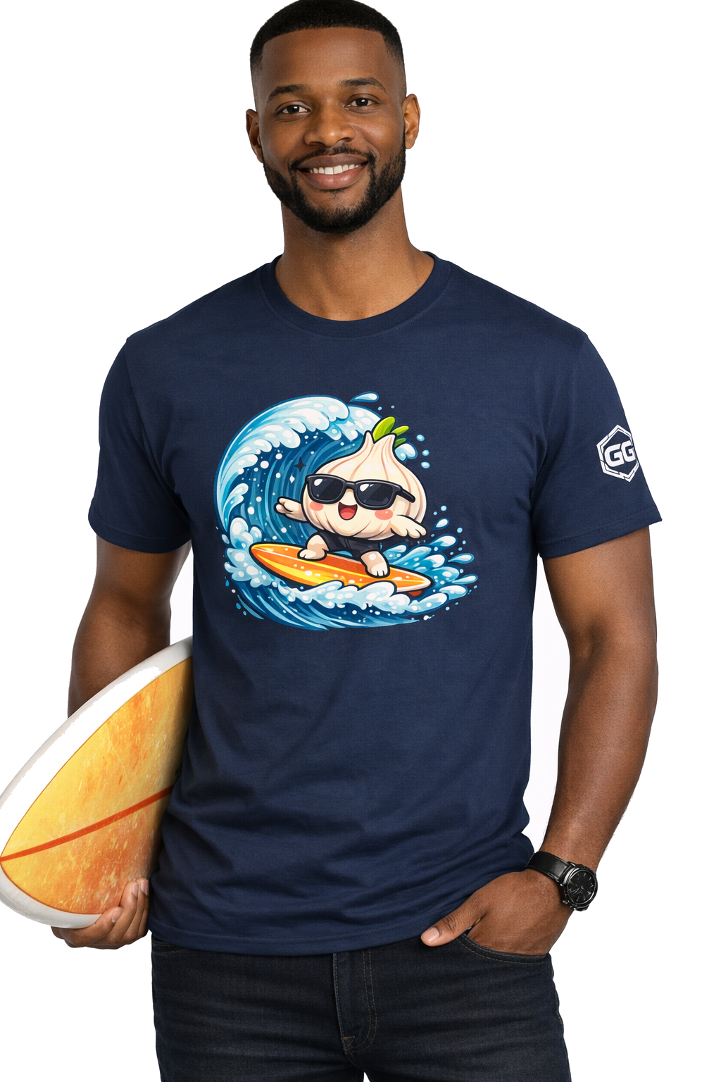 model:9:m | Garlic Surfer T-Shirt – Modelfoto in Navy – Mann