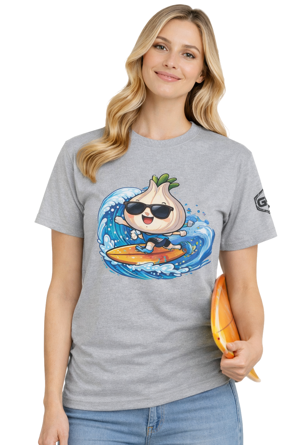 model:2:f | Garlic Surfer T-Shirt – Modelfoto in Sportgrau – Frau