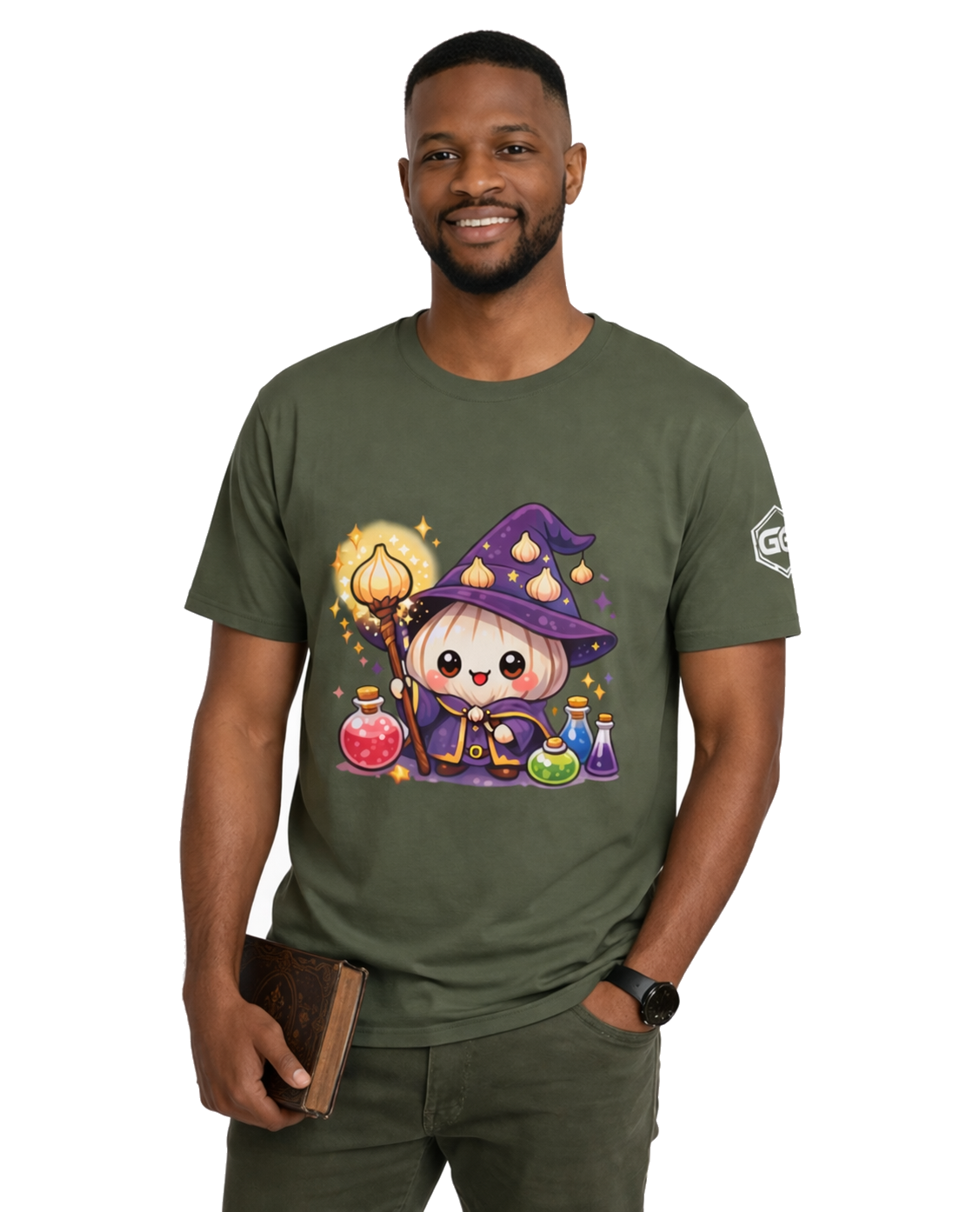 model:5:m | Knoblauch Zauberer T-Shirt – Model photo in Military Green – Man