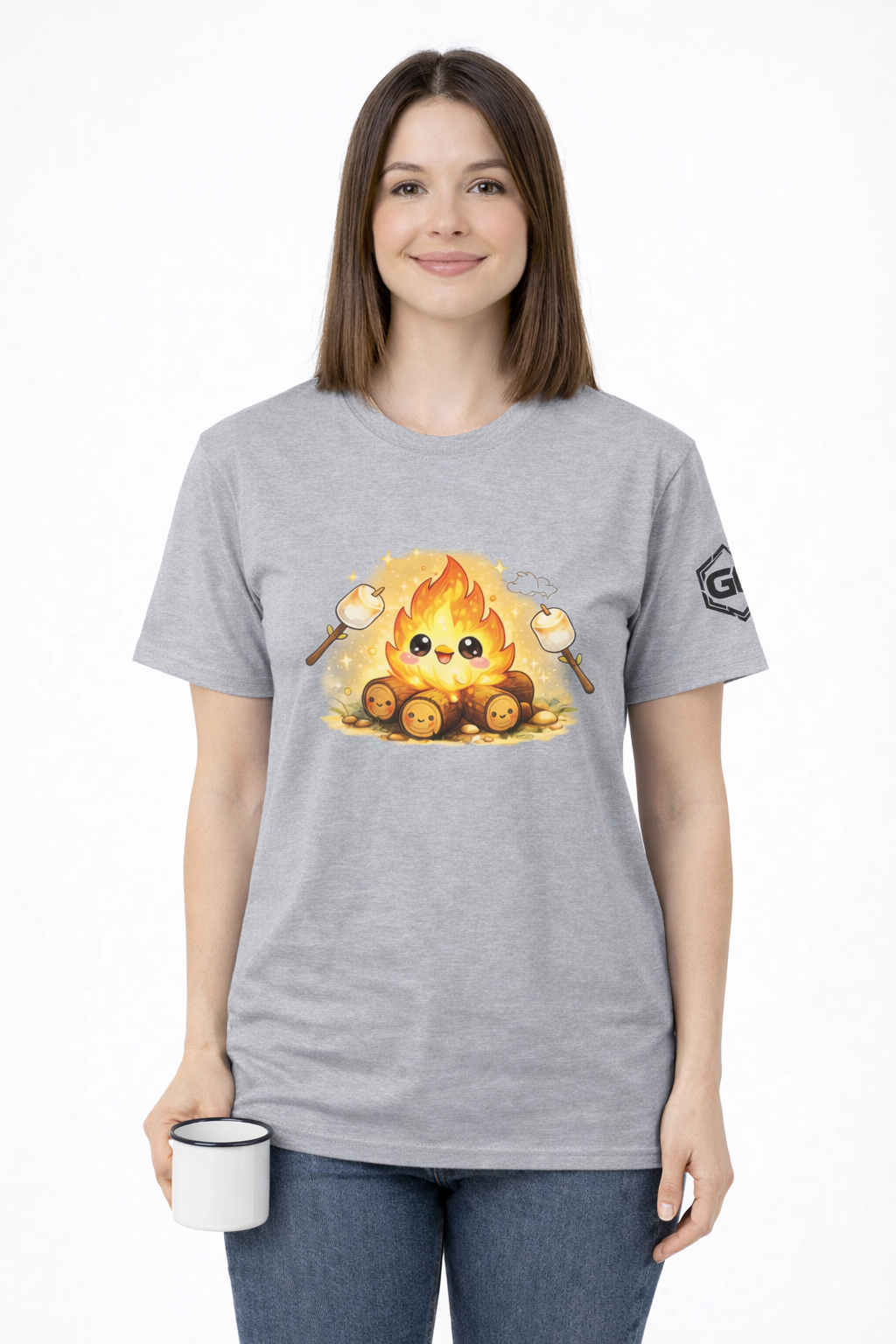 model:2:f | Campfire T-Shirt – Modelfoto in Sportgrau – Frau