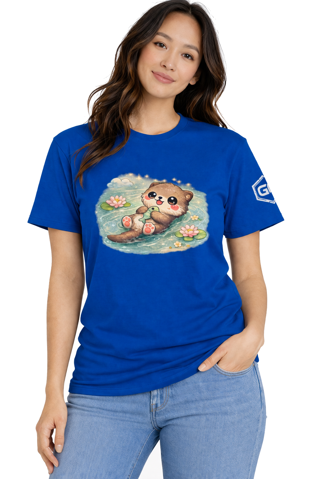 model:8:f | Otter in the River T-Shirt – Modelfoto in Royalblau – Frau