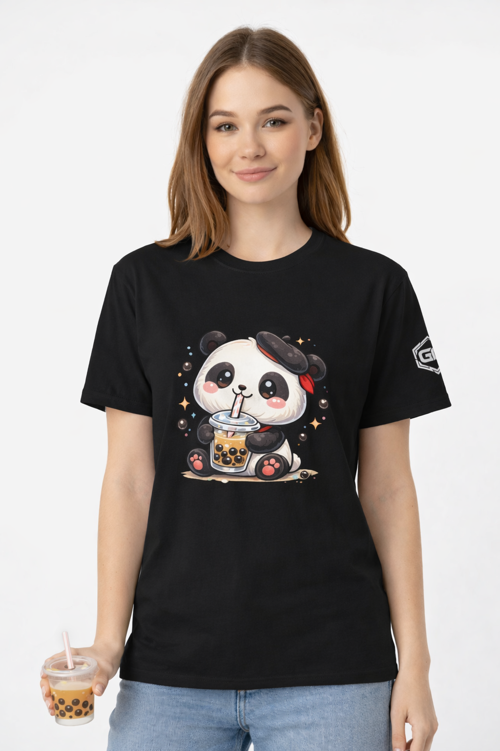 model:1:f | Panda & Bubble Tea T-Shirt – Modelfoto in Schwarz – Frau