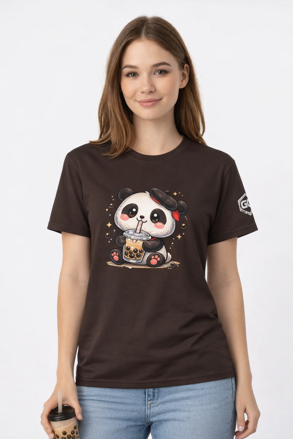 model:3:f | Panda & Bubble Tea T-Shirt – Modelfoto in Dunkelbraun – Frau