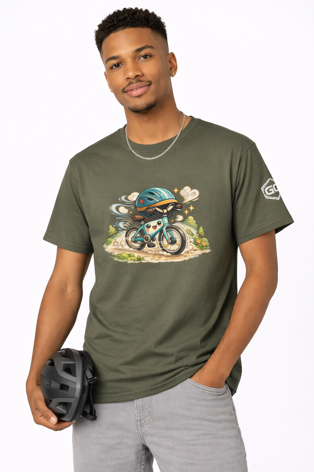 model:5:m | Radl-Wahnsinn T-Shirt – Modelfoto in Militärgrün – Mann