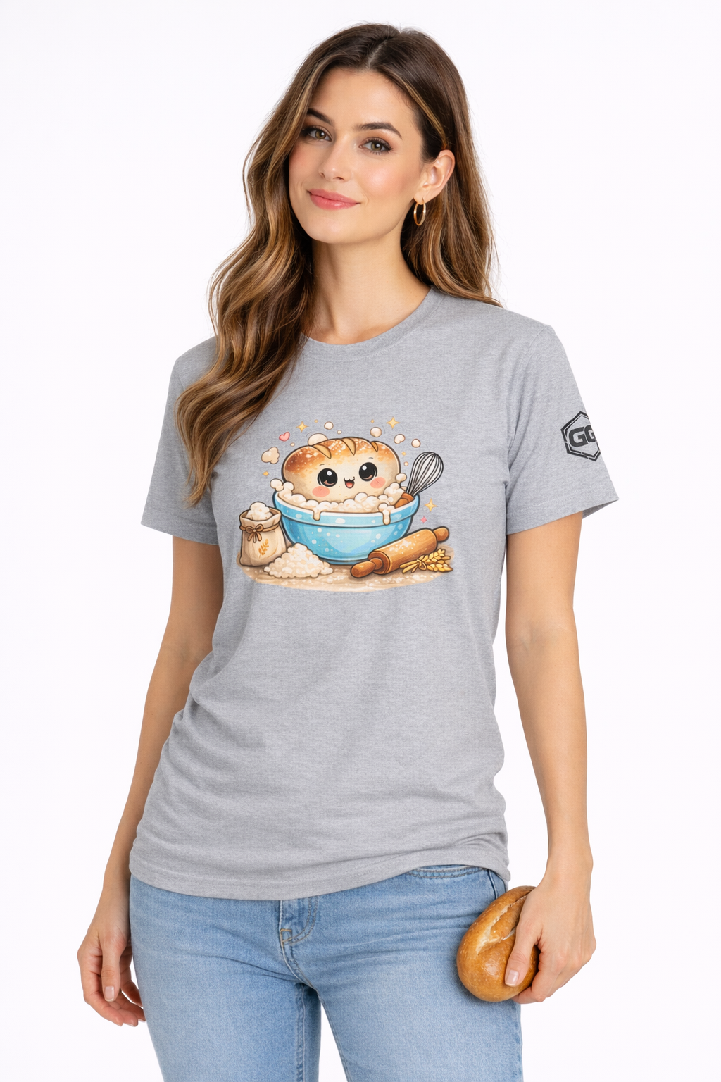 model:2:f | Sauerteig-Flüsterer T-Shirt – Modelfoto in Sportgrau – Frau