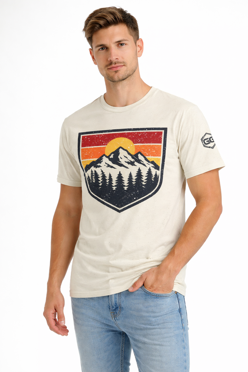 model:4:f | Vintage Bergabzeichen – Unisex T-Shirt – Modelfoto in Natur – Frau