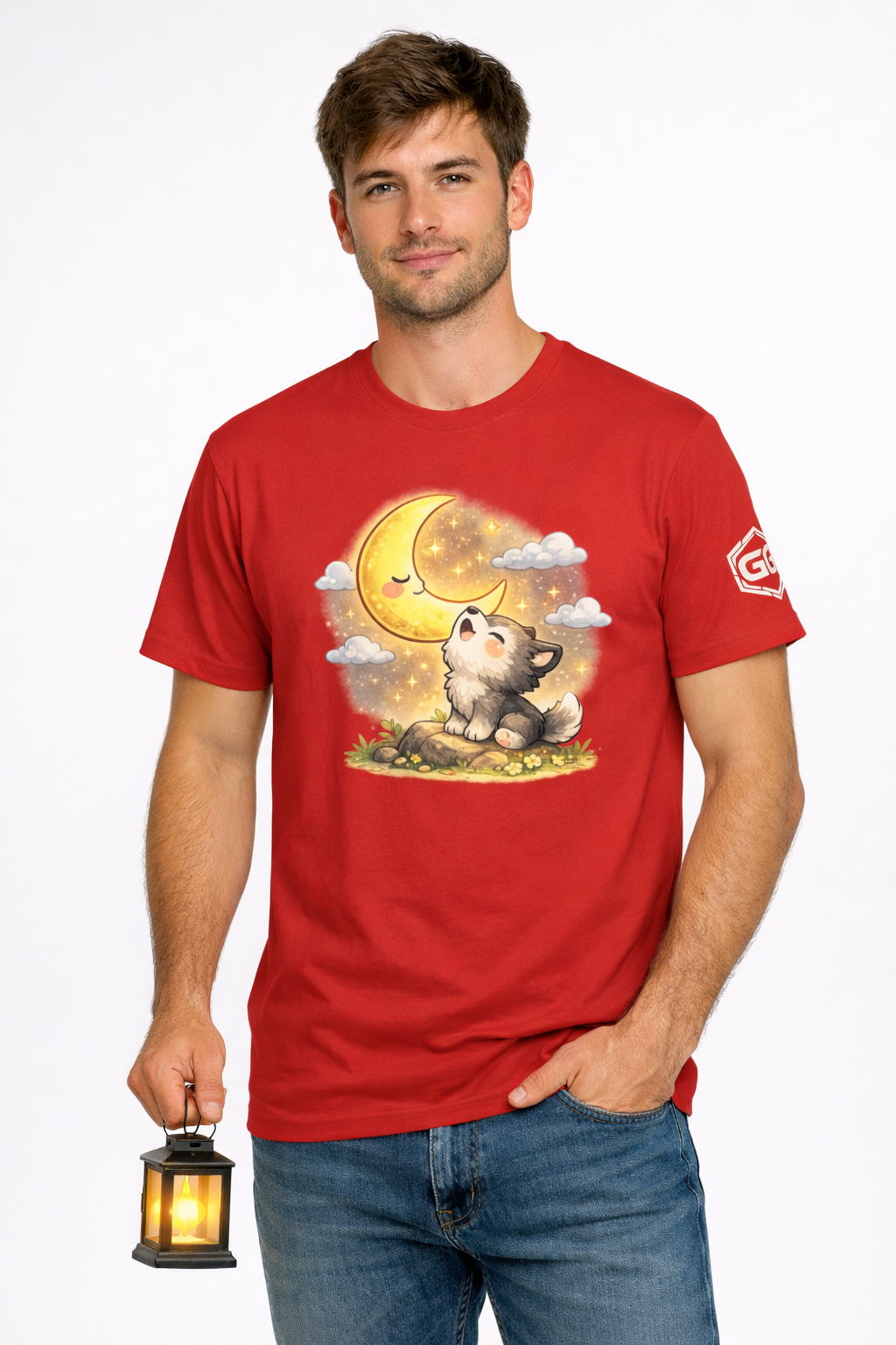 model:10:m | Wolf & Moon T-Shirt – Modelfoto in Rot – Mann