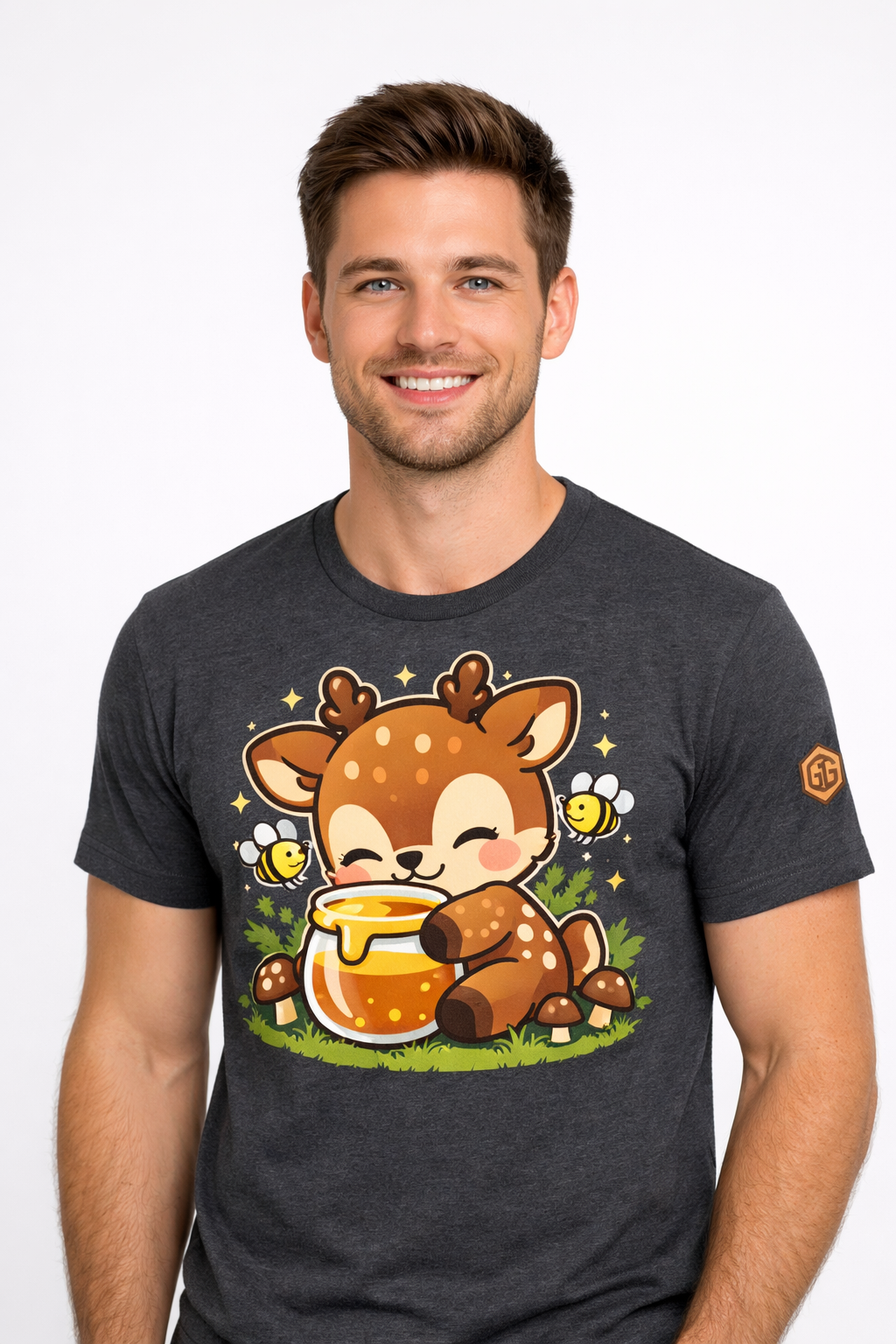 model:6:m | Deer in the Forest T-Shirt – Modelfoto in Dunkelmeliert – Mann