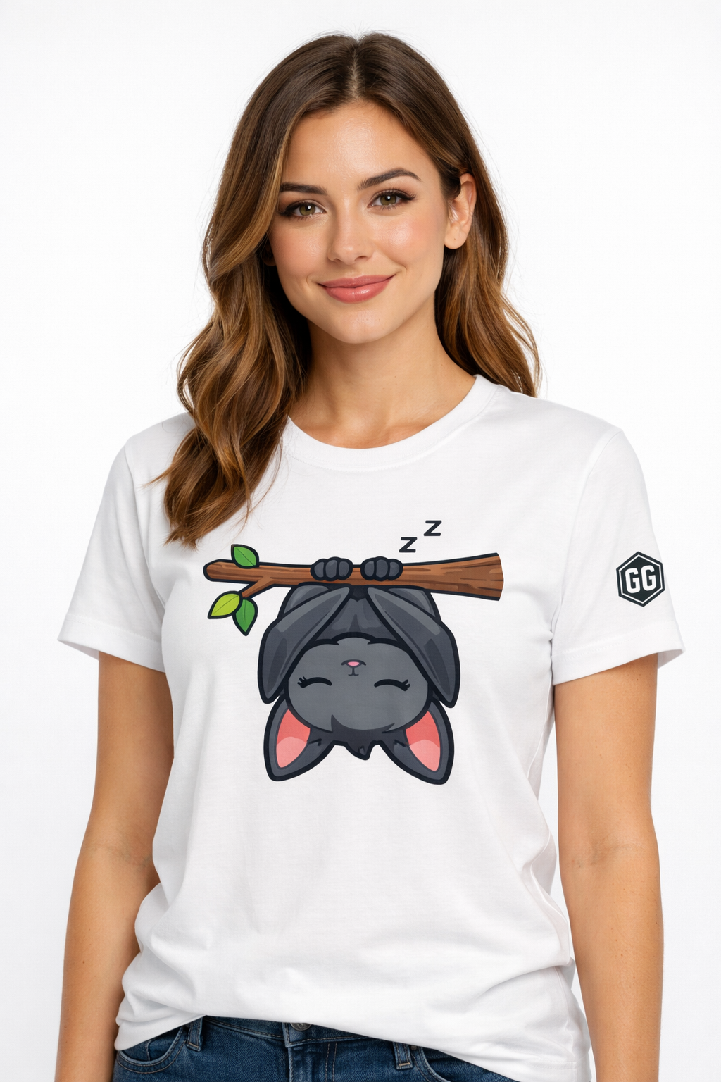 model:0:f | Kawaii Bat T-Shirt – Modelfoto in Weiß – Frau