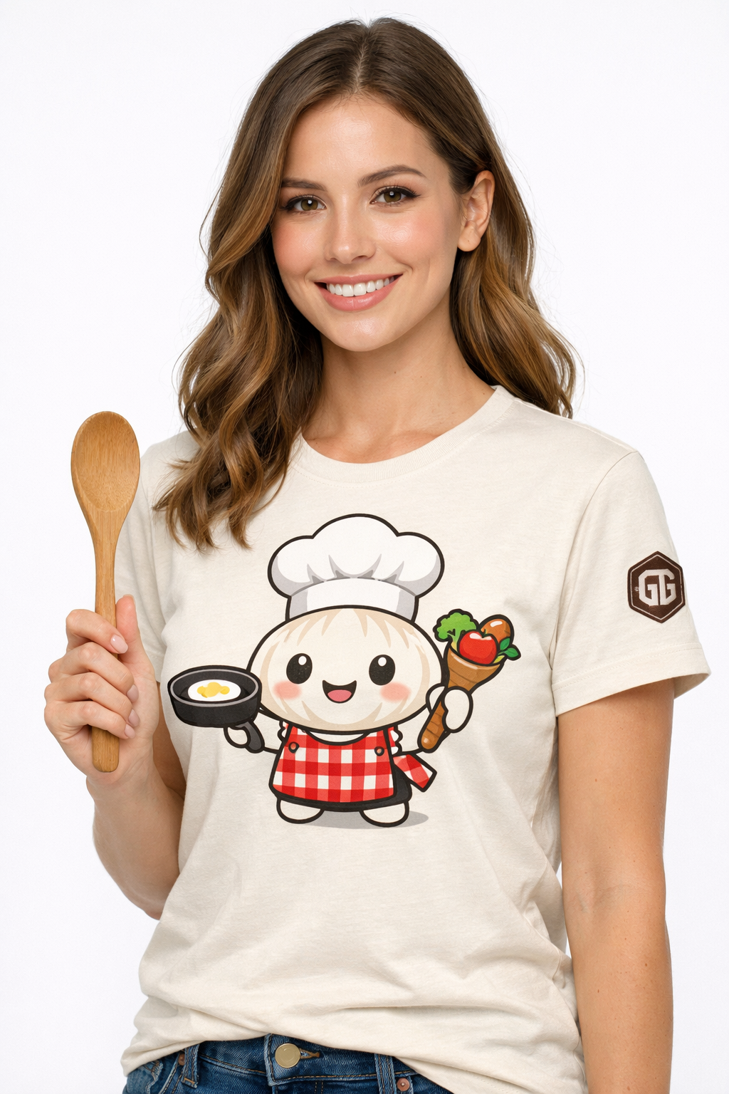 model:4:f | Garlic Chef T-Shirt – Modelfoto in Natur – Frau
