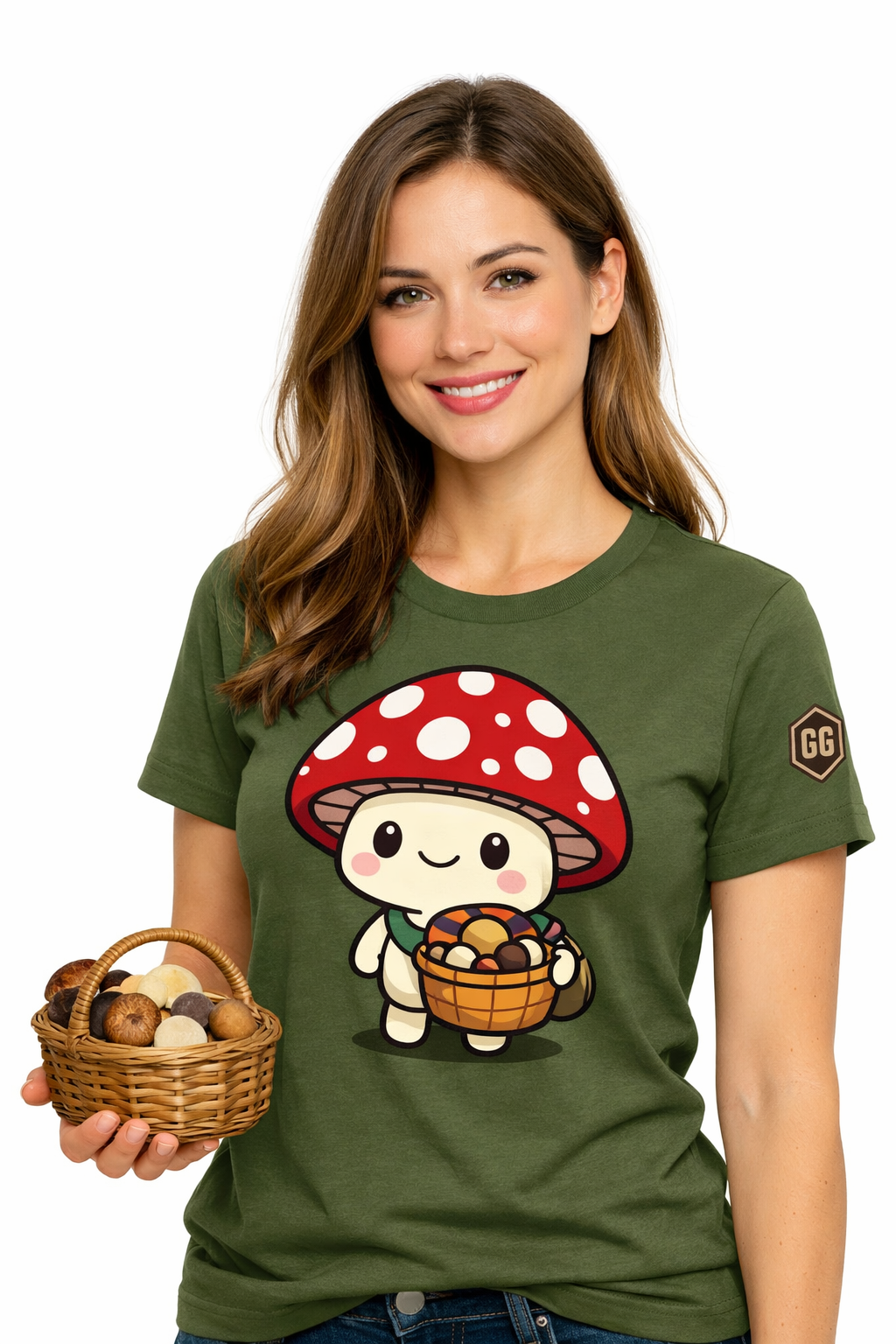 model:5:f | Mushroom Forager T-Shirt – Modelfoto in Militärgrün – Frau