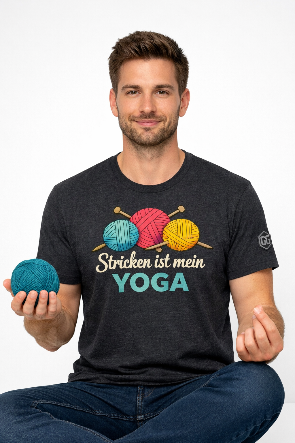 model:6:m | Stricken ist mein Yoga T-Shirt – Modelfoto in Dunkelmeliert – Mann